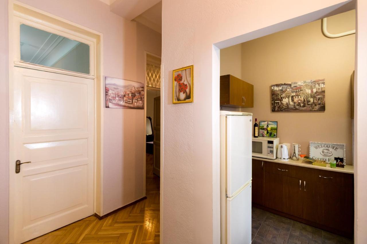 Apartment Gallery Rustaveli 1 Tbilisi Exterior foto